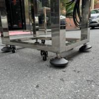 Convoyeur à pince à bande de transfert latéral sans fond Convoyeur à pince à bouteilles de transition à grande vitesse pour le codage