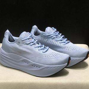 Chaussures de sport respirantes et tendance, de couleur unie, avec semelles épaisses et fonction rehausseuse, chaussures de marche douces et confortables - Product Image 4