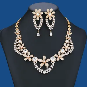 Conjunto de joyería de circón de cobre de lujo romántico elegante nuevo colgante nupcial collar pendiente gran Flor de Oro mujeres