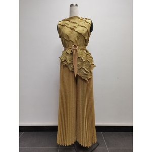 Ensemble 2 pièces décontracté pour femmes africaines grandes tailles : haut sans manches à volants et coupe irrégulière, et pantalon ample à jambes larges – Tendance - Product Image 6