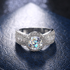 Anello di Fidanzamento Classico con Stelle per Donne, Elegante Gioiello da Dito per Coppie - Product Image 1