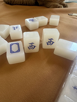 Jeu de Mahjong chinois de Singapour 144/156 tuiles en acrylique jaune ivoire style traditionnel avec tapis de table aléatoire