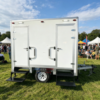 Remorque toilettes 2 postes 2,8 m/9 pi avec éclairage LED, toilettes portables de luxe pour parcs et événements extérieurs