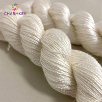Fil de soie naturel non teint 100% soie de mûrier, texture brillante douce pour la peau, facile à utiliser, 4.25NM/2, blanc brut, pour le crochet