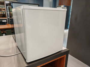Mini-réfrigérateur thermoélectrique silencieux OEM 45L en métal, minibar thermoélectrique - Product Image 2