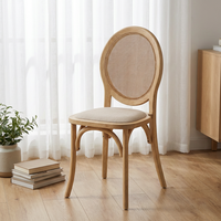 Chaise de salle à manger Louis en bois avec dossier en rotin vintage, empilable, pour banquets, événements, mariages et fêtes - Prix de gros MULIGNA