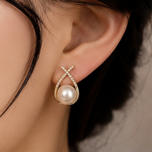 Elegantes Pendientes de Perlas con Baño de Oro en Forma de Flor con Detalles de Cristal para Mujer, Joyería para Fiestas - Product Image 4