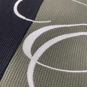 Vente en gros Maillot de sport personnalisé Polyester respirant Broderie Patch Logo Chemises de football - Product Image 6