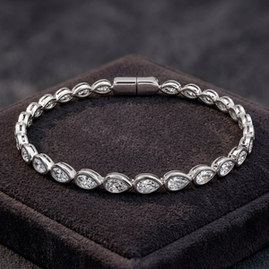 Bracelet en or blanc avec diamants taillés en poire, bijoux fins de luxe pour femmes, bijoux de mariage, cadeau élégant - Product Image 1