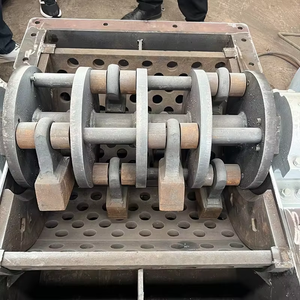 Xách Tay Mini Diesel <span class=keywords><strong>Hammer</strong></span> Mill <span class=keywords><strong>Crusher</strong></span> Điều Kiện Mới Nhỏ Máy Nghiền Di Động Cho Than Vàng Quặng Đá Động Cơ Động Cơ Mang Bánh Răng - Product Image 4