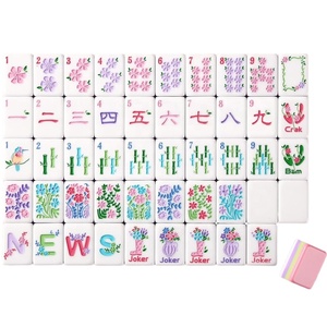Juego de Mahjong Americano de Lujo en Acrílico Rosa, 4 Capas, Fichas Florales Pintadas a Mano, Colección Premium Bam Crak Dot - Product Image 1