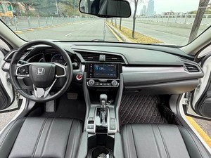 รถยนต์มือสองขายส่ง ฮอนด้า ซีวิค ปี 2016 รุ่น 1.5T พวงมาลัยซ้าย สี่ประตู <span class=keywords><strong>ห้า</strong></span>ที่นั่ง เบนซิน - Product Image 6