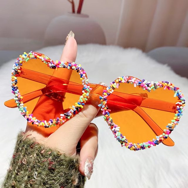 2025 New Sunglasses Women Jelly Colors Frameless Cute Heart-shaped One-piece Sunglasses Hand-drilled Love Diamond Sunglasses