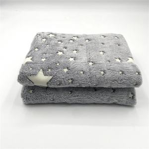 Brillant la nuit pour un motif de lune et d'étoiles <span class=keywords><strong>rose</strong></span> dans l'espace, <span class=keywords><strong>couverture</strong></span> en <span class=keywords><strong>minky</strong></span> luminescente, <span class=keywords><strong>couverture</strong></span> tricotée pour filles qui brille dans le noir - Product Image 4