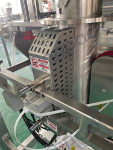 Machine à emballer automatique de vinaigre mature à bas prix Emballage de sac en plastique de matériau liquide Vinaigre Remplissage vertical Scellage - Product Image 2