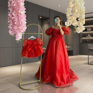 Vestido de Lujo Rojo de Verano con Malla Suave, Largo hasta el Suelo, a Juego para Madre e Hija, con Hombros Descubiertos, Manga Mariposa, Corte A, Cómodo Conjunto de Vestidos - Product Image 3