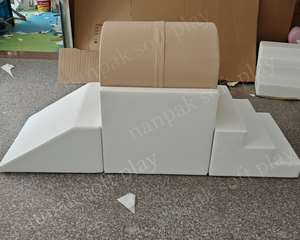 Túnel de Juego Sensorial Blanco con Tobogán para Niños, Equipo de Juego Seguro para Exteriores, Juego Suave - Product Image 3