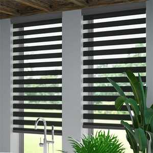 Tende <span class=keywords><strong>a</strong></span> <span class=keywords><strong>Rullo</strong></span> Motorizzate Zebra Grigio-Nere dal Design Moderno, Tende Elettriche Personalizzate per Finestre con Uso Quotidiano Integrato - Product Image 1