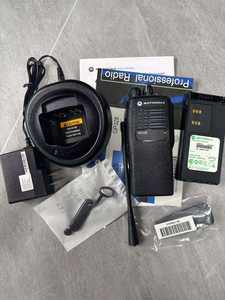Radio Bidireccional Analógica Original <span class=keywords><strong>Motorola</strong></span> GP140 UHF VHF Walkie Talkie Portátil - Product Image 2