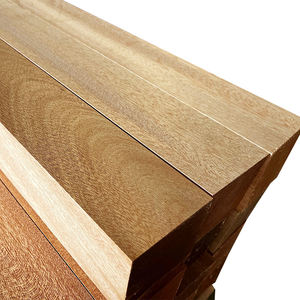 Moulures en bois de meranti rouge, bois taillé, polyvalent pour des fins décoratives et structurelles, diverses normes, industries du bois à faible teneur en matières grasses - Product Image 1