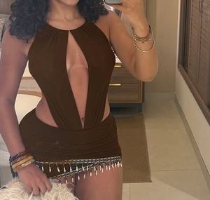 Viviblook D26DS005 Nouvelle Robe Mini Moulante Sexy Sans Manches Dos Nu Halter Évidée pour Femme – Collection Été - Product Image 3