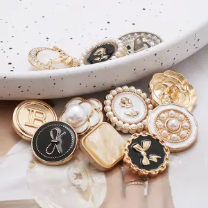 Bottoni ad anello con gambo per cucire In rilievo con decorazione In metallo In Stock per bottone In lega artigianale per indumenti