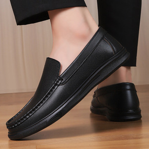 Mocassins en cuir véritable noir à bout rond, chaussures décontractées pour hommes, semelle intermédiaire confortable en EVA, semelle extérieure en caoutchouc, toutes saisons - Product Image 1