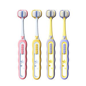 Cepillo de dientes de tres lados para niños, cerdas suaves, para edades de 3 a 12 años, diseño colorido - Product Image 1