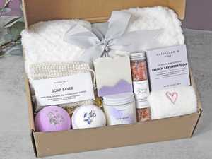 Caja <span class=keywords><strong>de</strong></span> Regalo para Baño Relajante y <span class=keywords><strong>Spa</strong></span> |   Regalo <span class=keywords><strong>de</strong></span> Cuidado Personal <span class=keywords><strong>de</strong></span> Lavanda para Mujeres |   Regalo para Mamá |   Caja <span class=keywords><strong>de</strong></span> Regalo <span class=keywords><strong>de</strong></span> Cumpleaños |   Regalo <span class=keywords><strong>de</strong></span> Lujo - Product Image 1