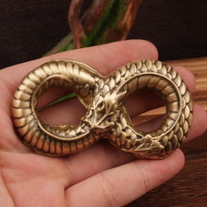 Figura de serpiente de la riqueza de ocho caracteres de latón, adorno de mano para decoración del hogar, pieza de arte coleccionable - Product Image 3