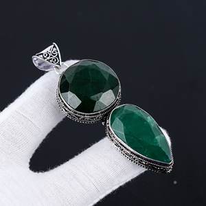 Collar con Colgante de Esmeralda para Mujer, Plata de Ley 925 Hecha a Mano, Estilo Clásico, Engaste de Bisel, Personalizable, Regalo de Cumpleaños Perfecto - Product Image 1