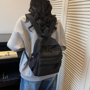 Sac à dos uni pour femme, léger, 20L, pour usage quotidien, avec bandoulière et poche intérieure zippée, été 2026 - Product Image 2