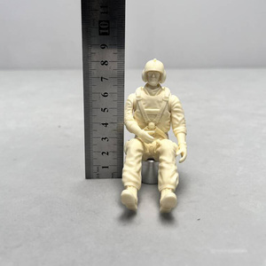 Figura de Piloto Compatible con Helicópteros Roban 500 Tamaño BO105 UH1N AH1RC - Product Image 3
