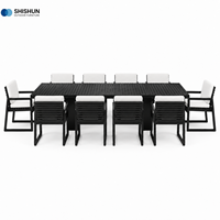 Ensemble de salle à manger d'extérieur moderne en aluminium noir thermolaqué, imperméable, avec coussins blancs, pour hôtel, complexe hôtelier, villa, patio