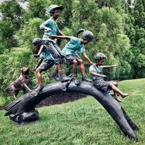 Decoración de jardín al aire libre arte de Metal tamaño real niño niña jugando escultura fundición bronce niños escalada árbol estatuas para Parque - Product Image 2
