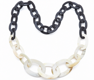 Collier ras du cou à maillons épais bicolores en résine acrylique, bijoux géométriques à maillons plats pour femmes - Product Image 1
