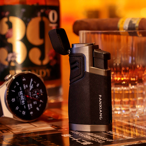Herramienta de accesorios de cigarro portátil de diseño moderno con encendedor de antorcha de cuatro llamas decorativo - Product Image 3