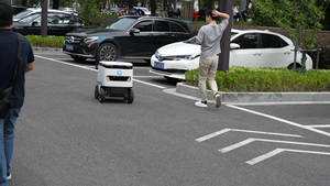 Robot de livraison de nourriture pour café et pizza, étanche, pour service à emporter, intérieur et extérieur, Speedybot, robot de livraison extérieur S - Product Image 2