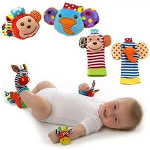 Juguetes para bebés: Sonajeros de tela suave con diseño de burro, jirafa, ciervo y mono para muñecas y pies, y calcetines con sonajeros. - Product Image 1