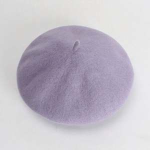Vente en gros de chapeaux en laine classiques de haute qualité, épais (80 g), pour femmes, chapeau béret pour l'hiver, chaud et élégant - Product Image 5