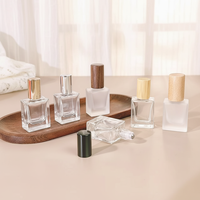 Flacon roll-on carré plat en verre dépoli transparent de 10 ml, avec bille en acier, pour parfum, huiles essentielles DIY, recharges personnalisées