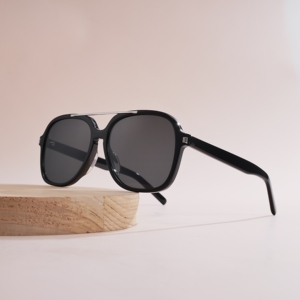 Lunettes de soleil tendance transparentes couleur champagne pour femmes et hommes, style rétro surdimensionné carré, pilote, double pont, monture métallique, protection UV400 - Product Image 3