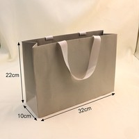 Sac cadeau en papier gris Morandi personnalisé réutilisable avec logo, sac fourre-tout de luxe pour boutique, vêtements et cadeaux