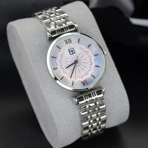 Montre pour femmes avec logo personnalisé OEM ODM, nouvelle montre de luxe pour femmes, étanche, en acier inoxydable, montre à quartz, montre-bracelet - Product Image 4