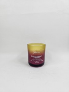 Bougie parfumée Mainstays Strawberry Mojito dans un bocal en verre teinté rose - Product Image 2