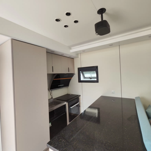 Villa Cápsula Espacial Futurista y Moderna, Módulo de Vivienda Modular, Panorámica con Cristales Curvos, Resort de Camping Escénico en la Talahúera - Product Image 1