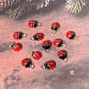 Ciondoli fai da te in lega smaltata a forma di <span class=keywords><strong>coccinella</strong></span>, simpatici ciondoli a forma di insetto per orecchini, bracciali, collane e creazione di gioielli - Product Image 5