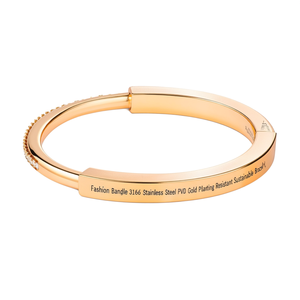 กำไลข้อมือ SmileJoyas รุ่น BBBA-0197 ดีไซน์คลาสสิก แฟชั่นทันสมัย ผลิตจากสแตนเลสสตีล 316L ชุบทอง PVD ประดับคริสตัลและเพชรเทียม ทนทาน ใช้งานได้ยาวนาน - Product Image 2