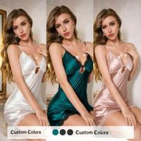 Robe de nuit décontractée d'été en satin de luxe, col en V, multicolore, sexy, douce, dos nu, pour femme, personnalisable (ODM)