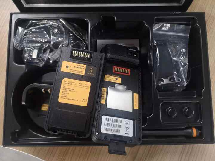 带sim卡的对讲机4G uhf安卓对讲机长途woki toki 5千米范围poc对讲机